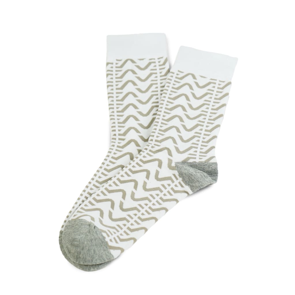 High Socks Logo Pattern White - Curve Gear